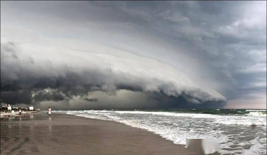 年3月,中国科学院地质与地球物理研究所自主研发的万米级海底地震仪