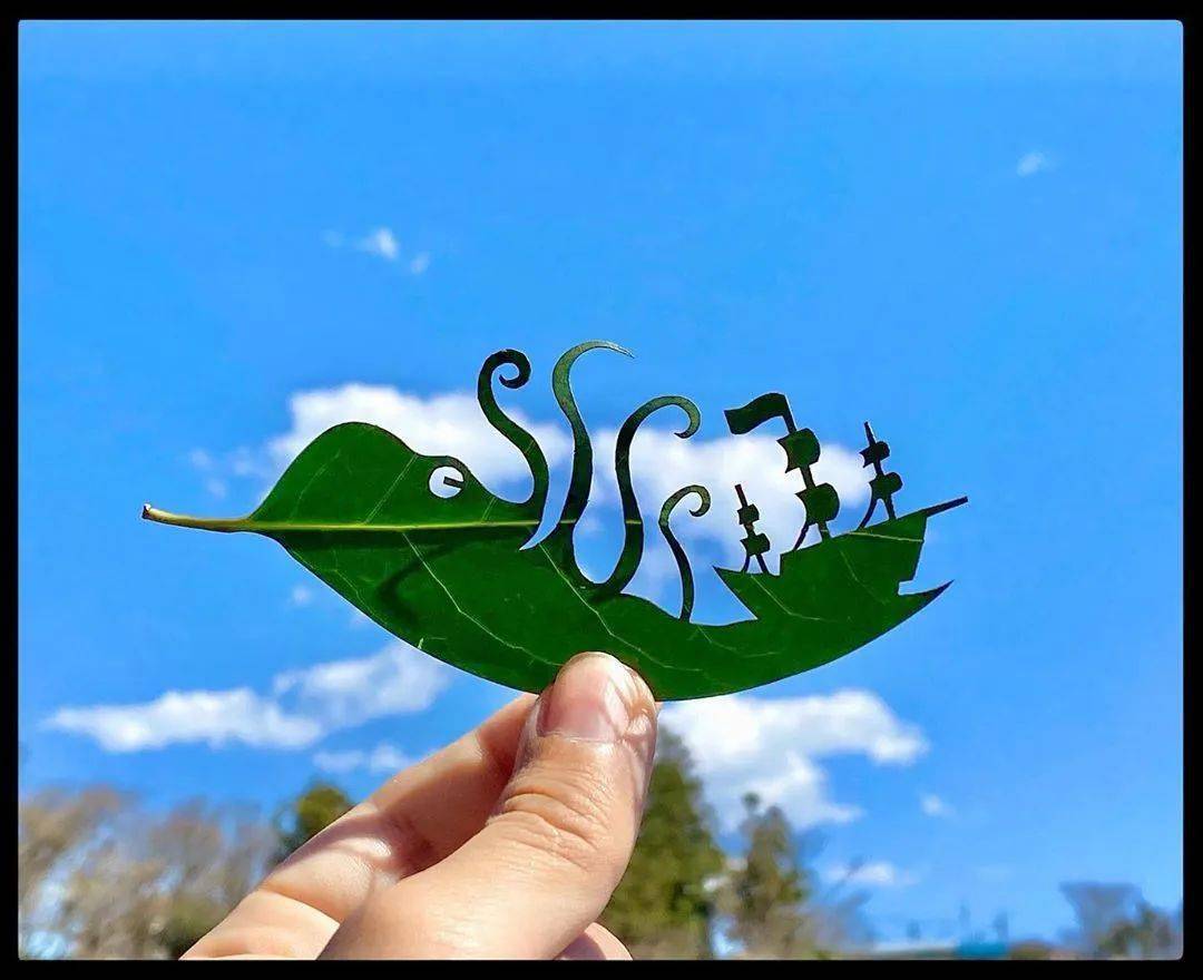 雕刻在叶子上的童话世界