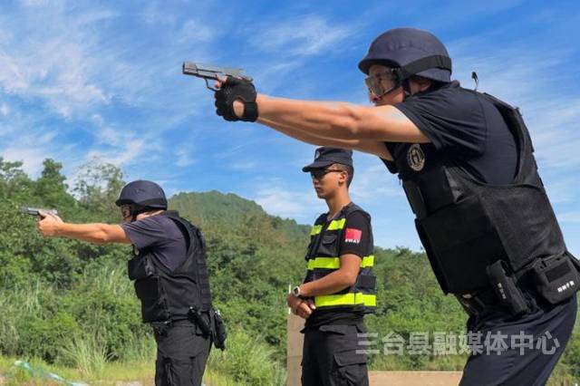 四川三台验枪装弹上膛射击