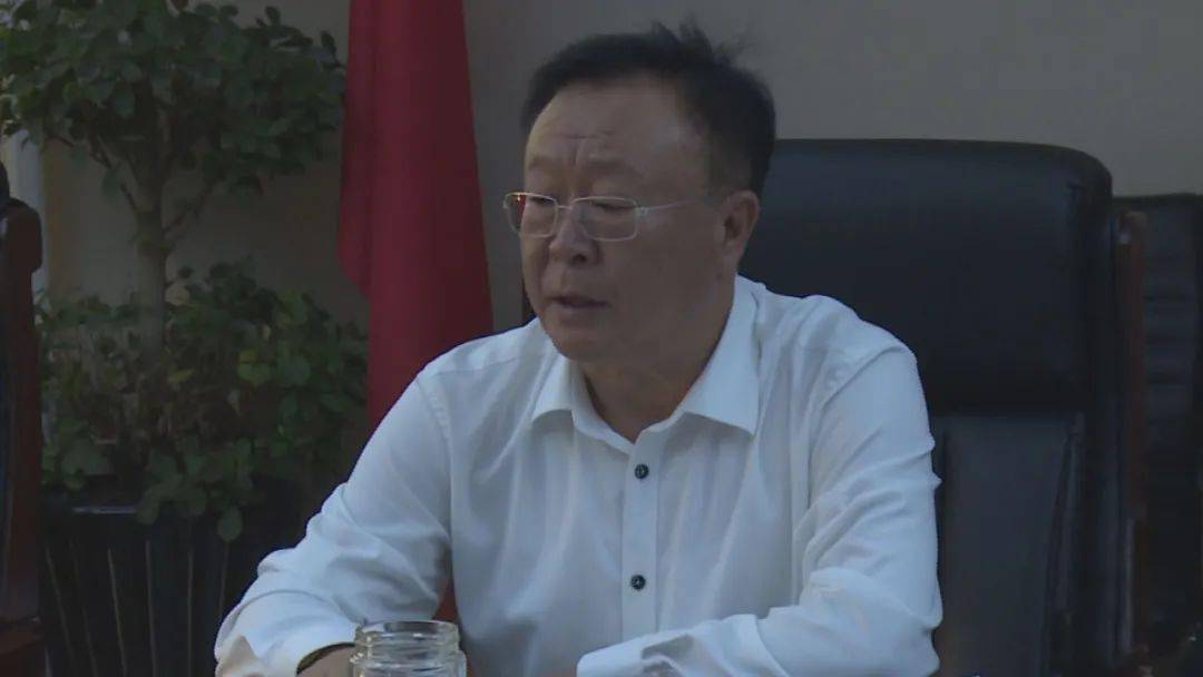 区领导赵宝权,王锐,侯宝林,富林林,赵宝军,王宽,尚炳新出席会议.