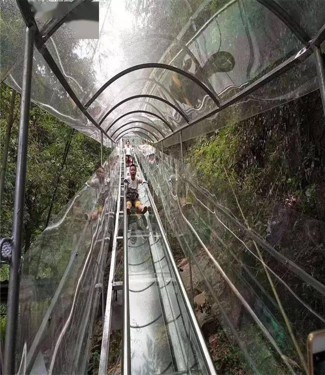 十一亲子游打野战玩网红大滑梯看魔术及特技等劲爆演出怎可错过