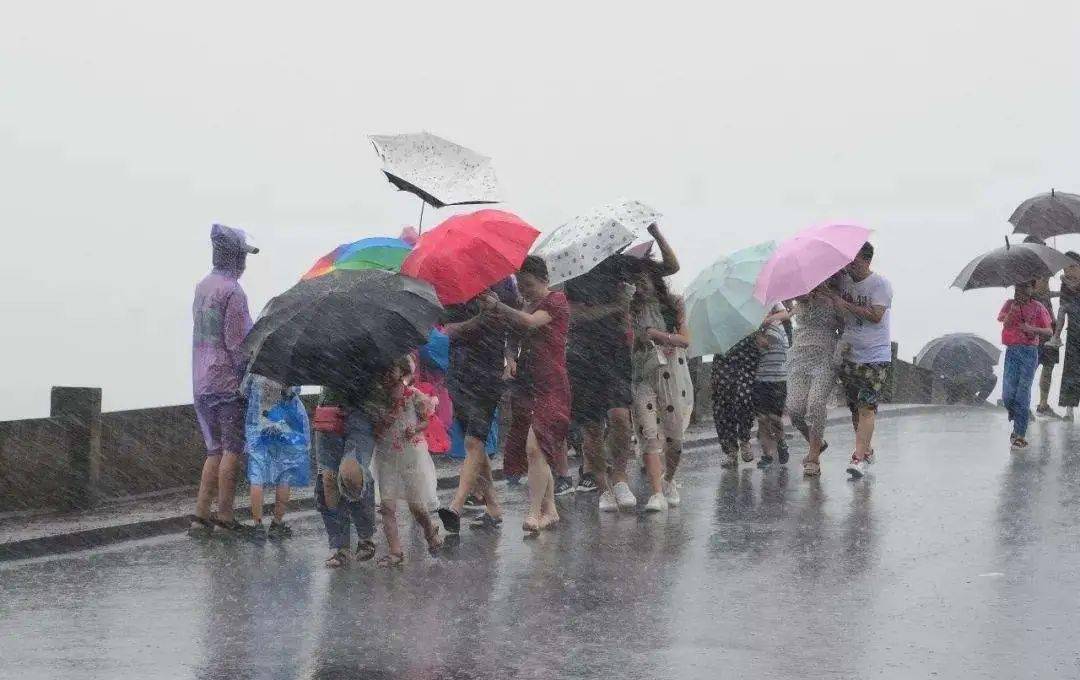 佛山人撐住新臺風或將生成冷空氣大雨國慶中秋要泡湯了