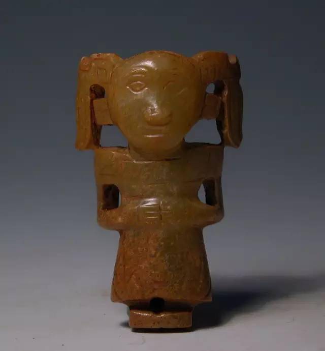 梁代村遗址出土玉组佩