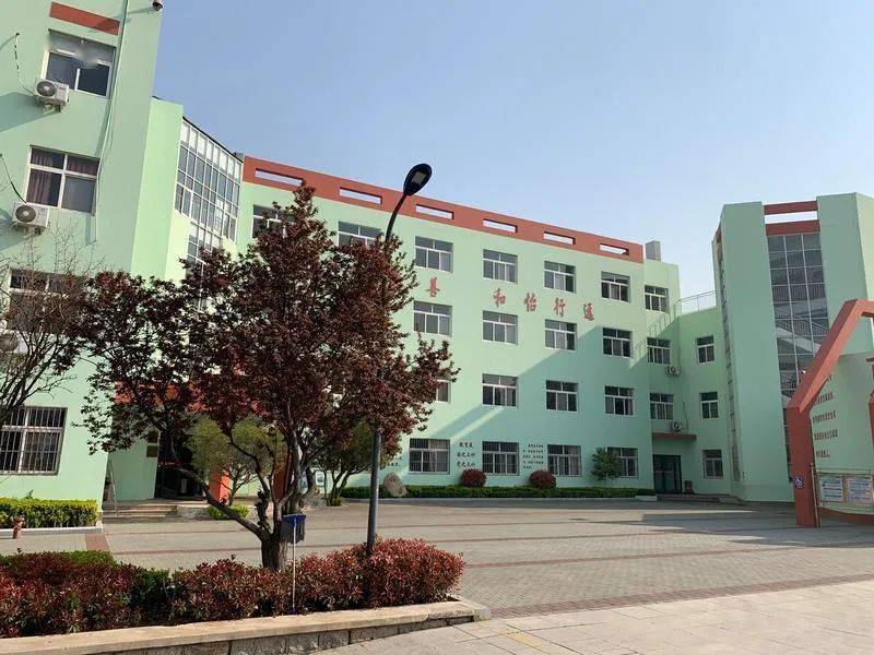 实践绽放李沧童心向党歌唱祖国校园云上拉歌活动风采展青岛永和路小学