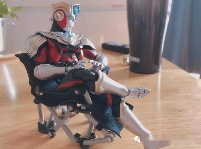 泰塔斯奥特曼爆笑玩法能卖萌还很有精神的九千岁哲学大贤者