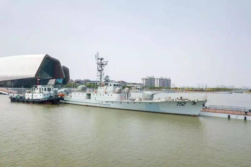 停在天津的这艘导弹护卫艇,"十一"免费开放!