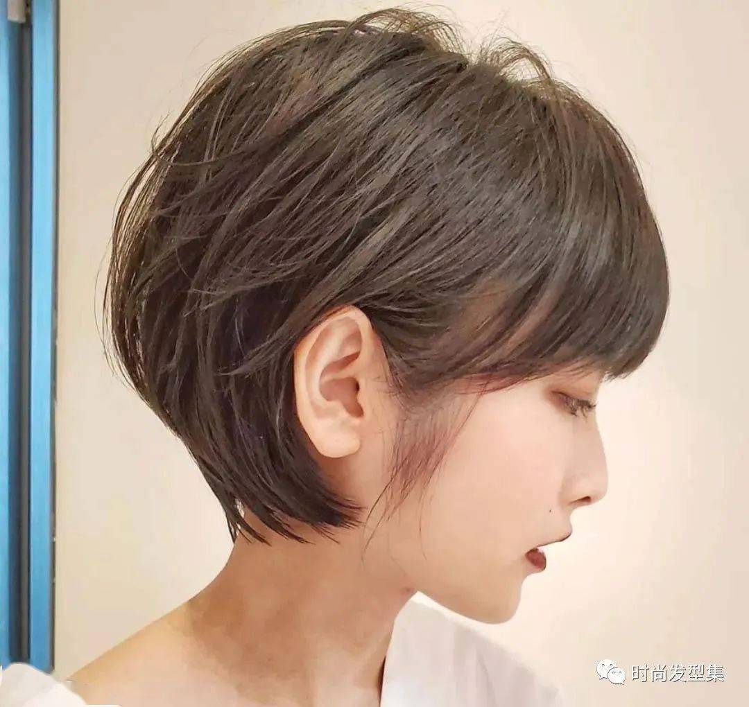 可盐可甜挂耳式短发