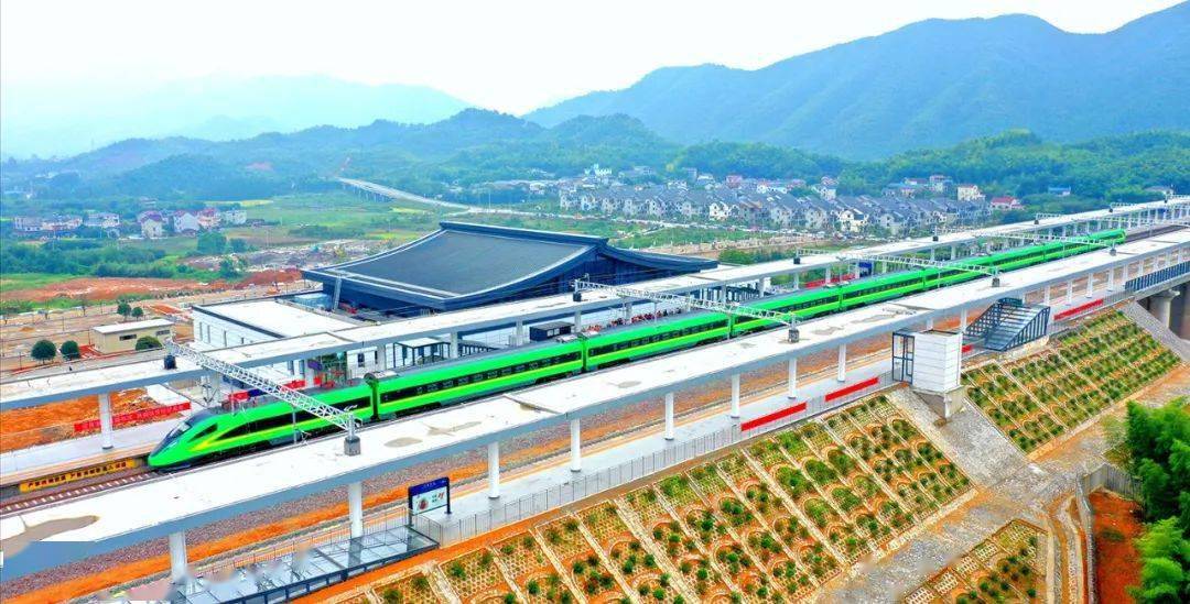 衢宁铁路今日开通,龙游南站正式投入使用!
