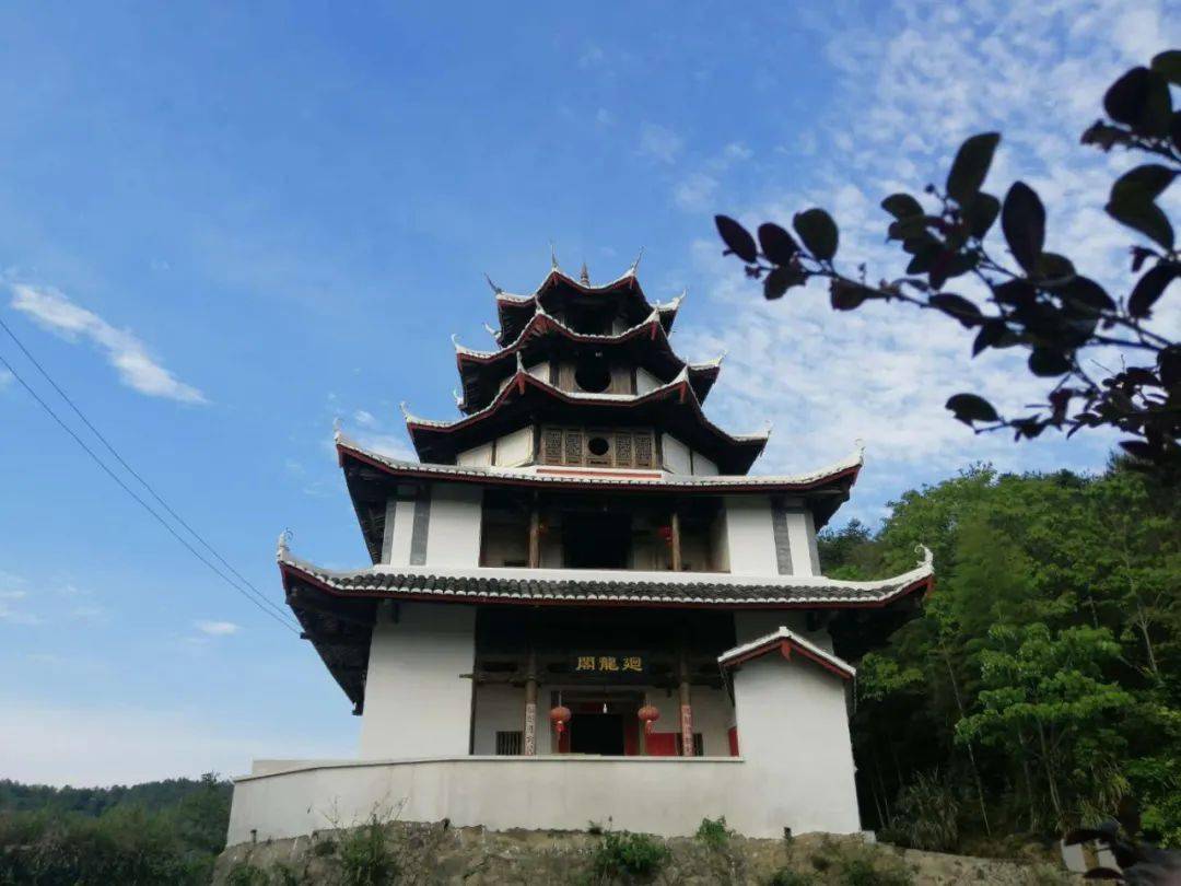 与浙江普陀山,厦门南普陀"同宗临济,有"未有上杭城,先有普陀寺"之说