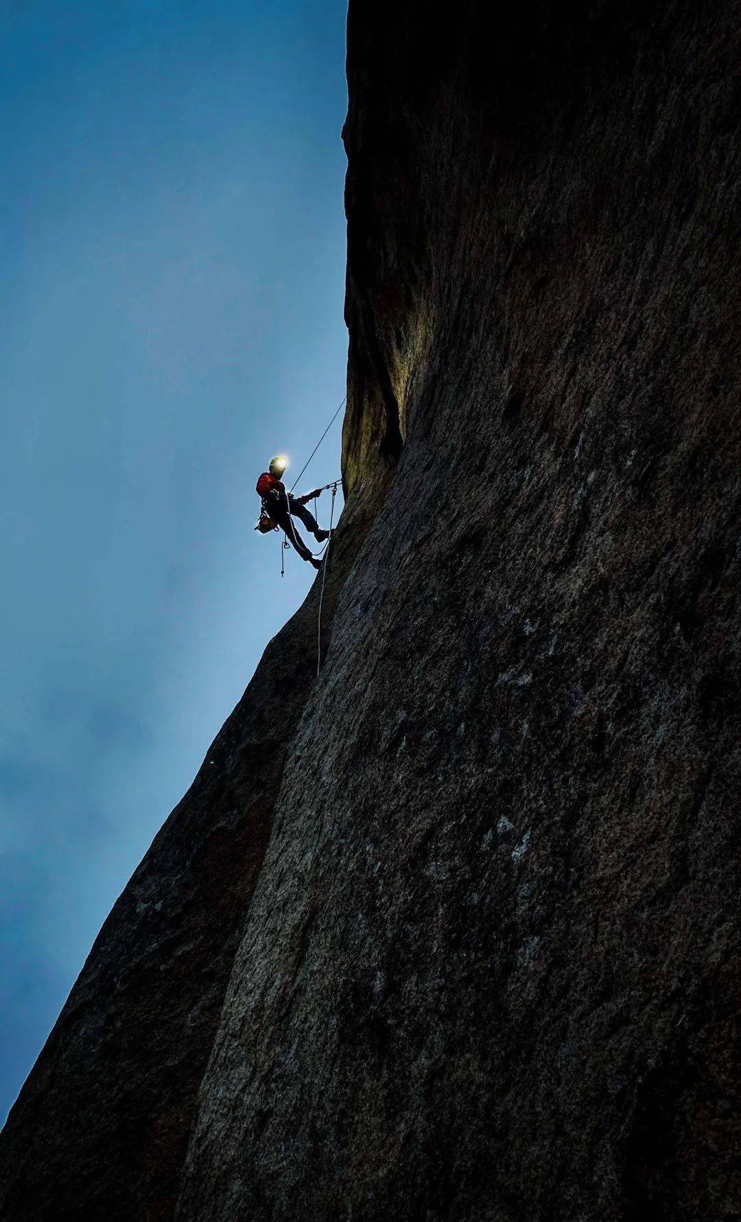 他们说,去年引起巨大反响的纪录片《徒手攀岩》,并没有对宣传攀岩这项