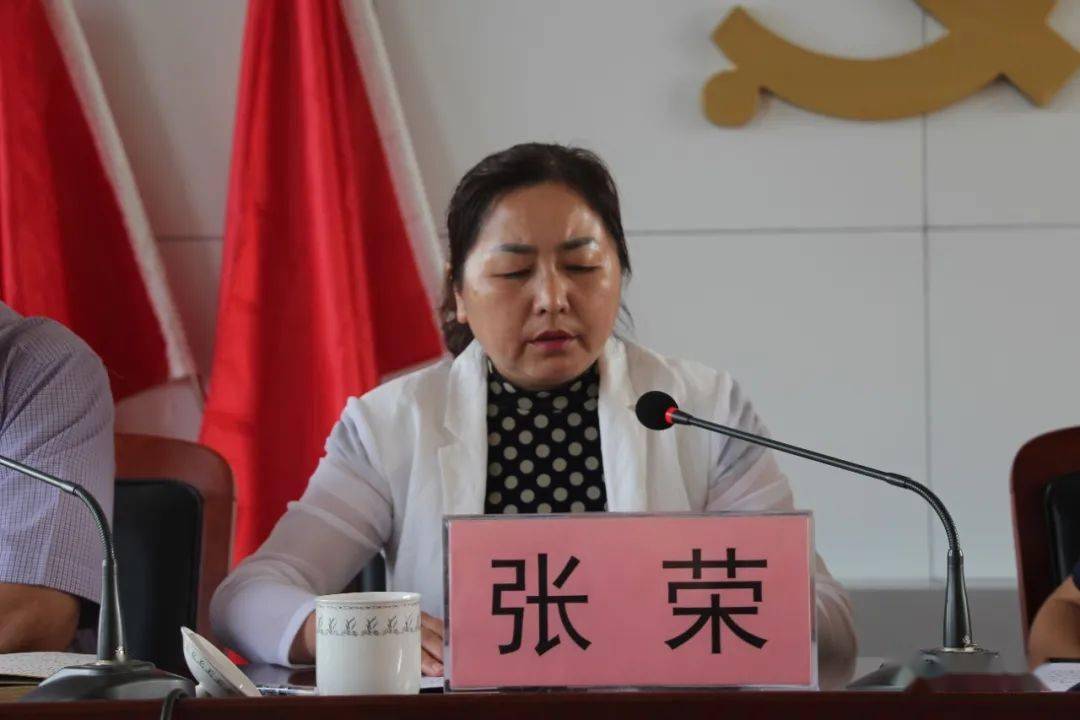 局党组成员,航运局局长张荣传达了县作风建设整治方案局党组成员,副