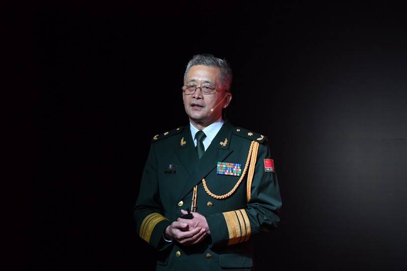 作为指挥中华人民共和国国歌次数最多的指挥家,他深情讲述了"为什么