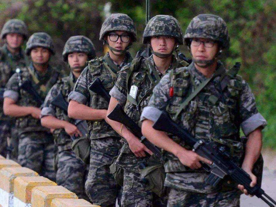 图为韩国士兵近期,根据媒体报道,韩国新任国防部长徐旭在宣誓就职时