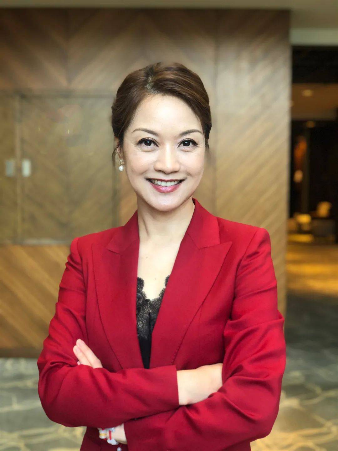 张蒙晰上海电视台外语频道《海外路路通》《财智对话》节目主持人,"美