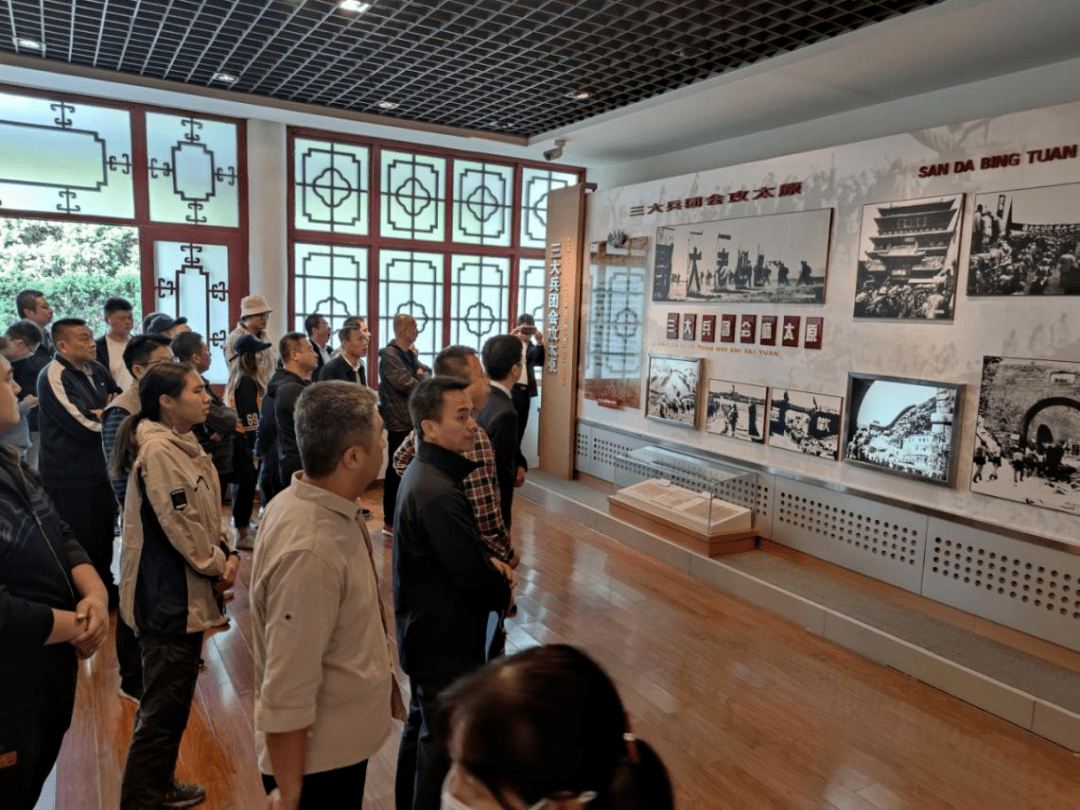 参观太原解放纪念馆开展国防教育