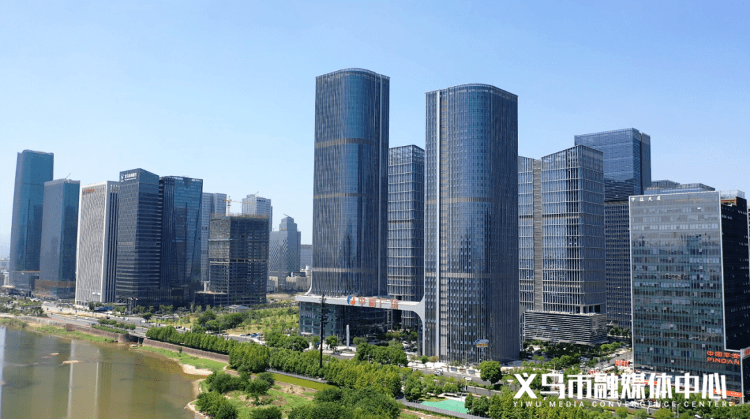 凝聚侨心汇聚侨力世界侨商大厦正式落户丝路金融小镇