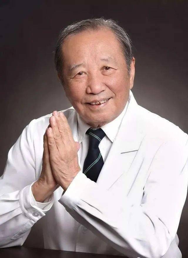 读书角张嘉庆敬业奉献奋斗不息一