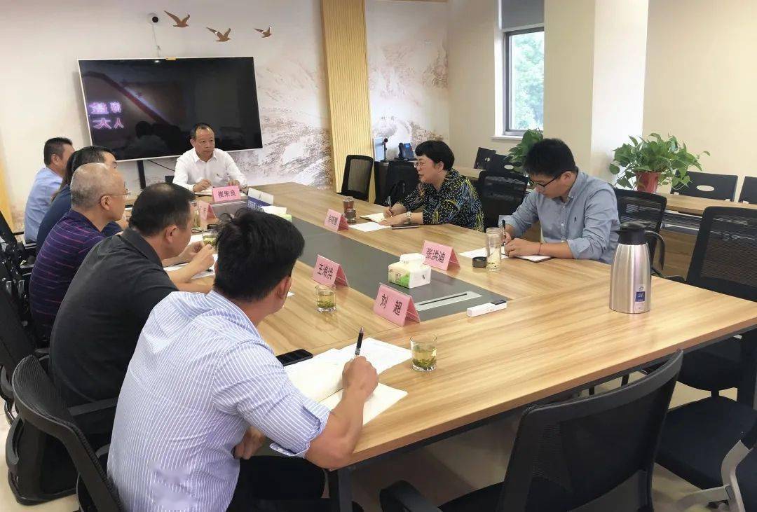 龙在澉浦镇人大代表联络站开展接待县人大常委会副主任马小平在通元镇