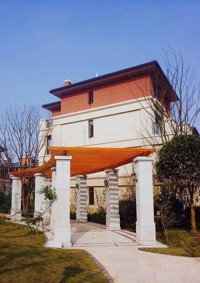 有钱任性重庆首例年轻人纯别墅20万赖特风格台地别墅