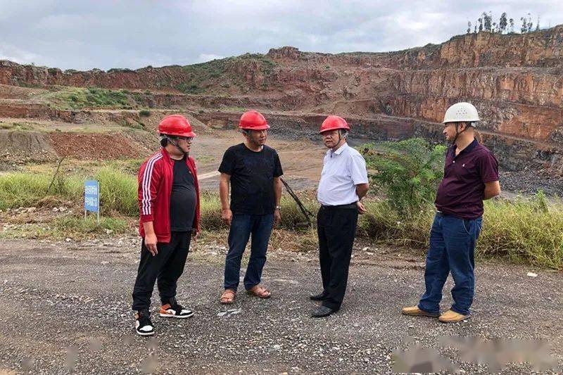 宜良县委常委,常务副县长李跃忠带队检查中秋节国庆节前消防安全