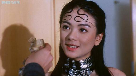 蛇咒警员追捕蛇人却怎料女同事就是蛇人真是不可思议啊