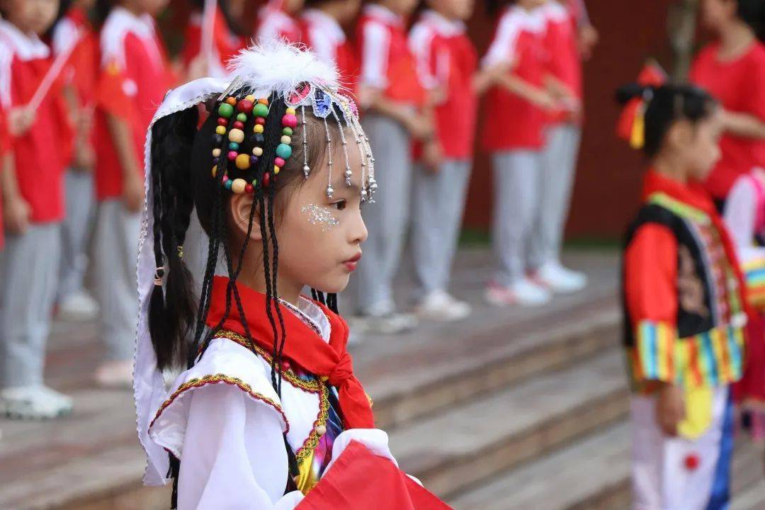 德育节日唱响最美中国做红色接班人檀枫校区红歌礼赞迎国庆活动