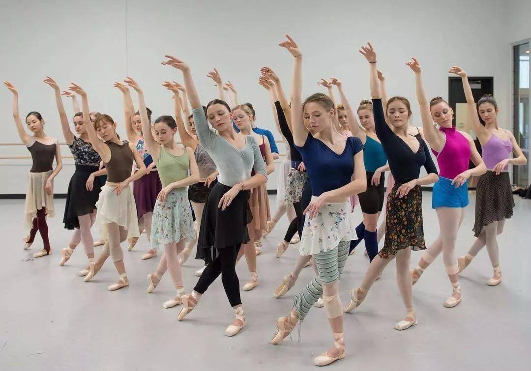 我就喜欢看人家排练_巴兰钦