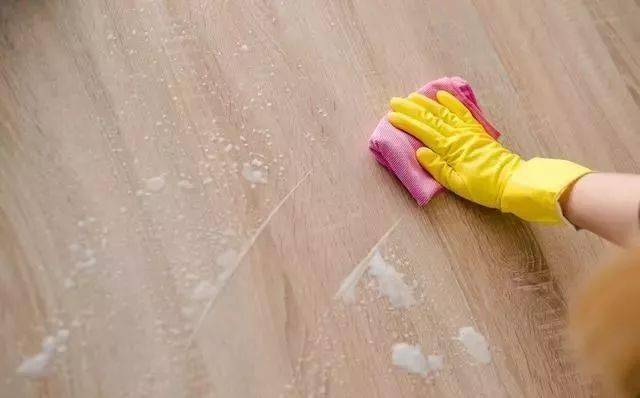 家具刚擦不久灰尘又落满了教你一招家具一周不沾灰