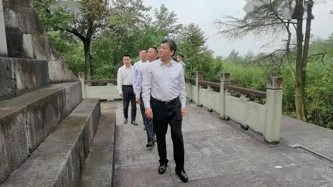 今天,缅怀先烈 致敬英雄!