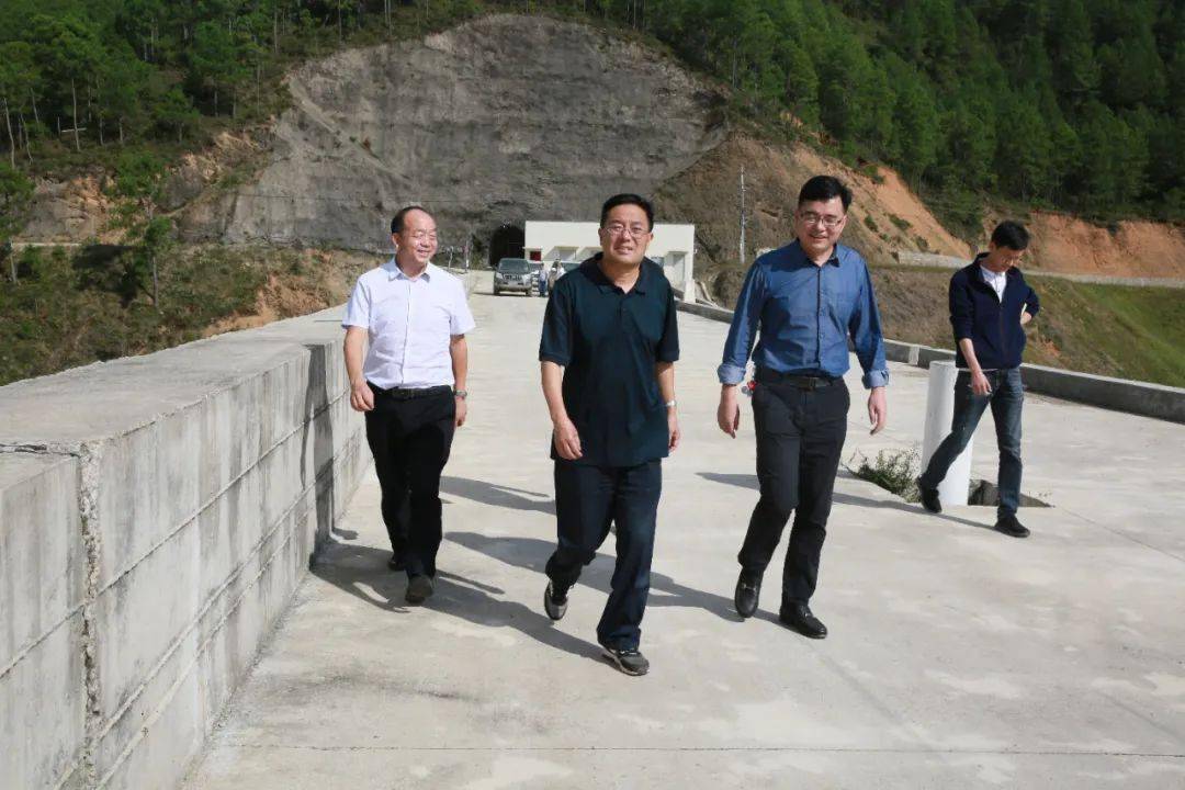 盐源新闻县委书记邓天友调研督导老沟水利工程建设情况