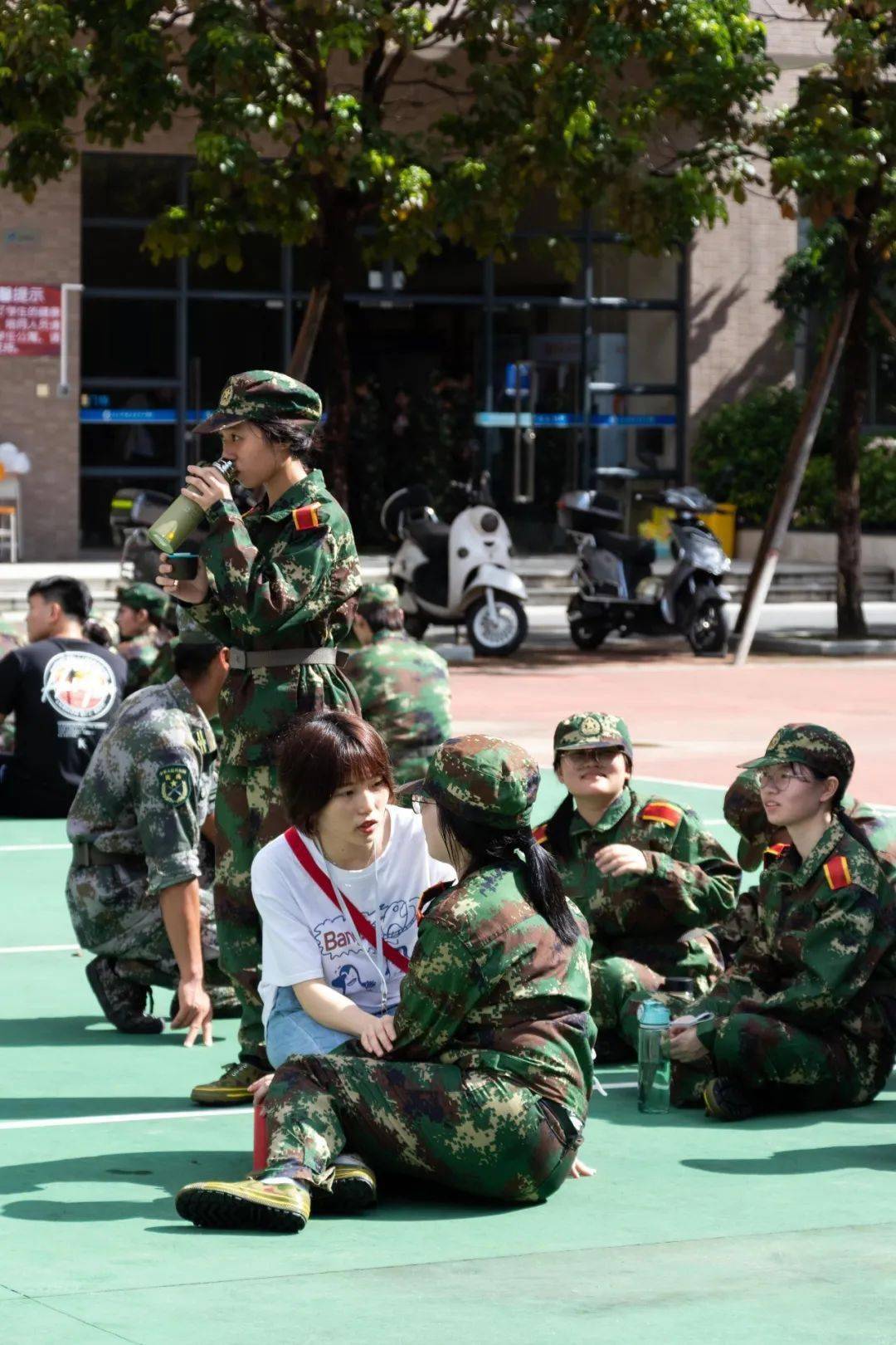 超燃视频 高清大图 | 回顾莲峰山那片迷彩热浪!_军训