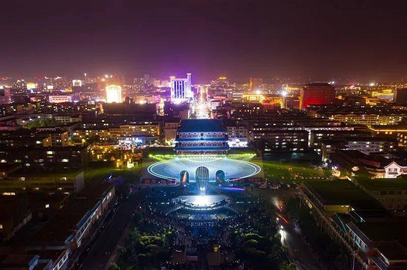 夜太美武威这里上演光影秀炫酷指数爆表