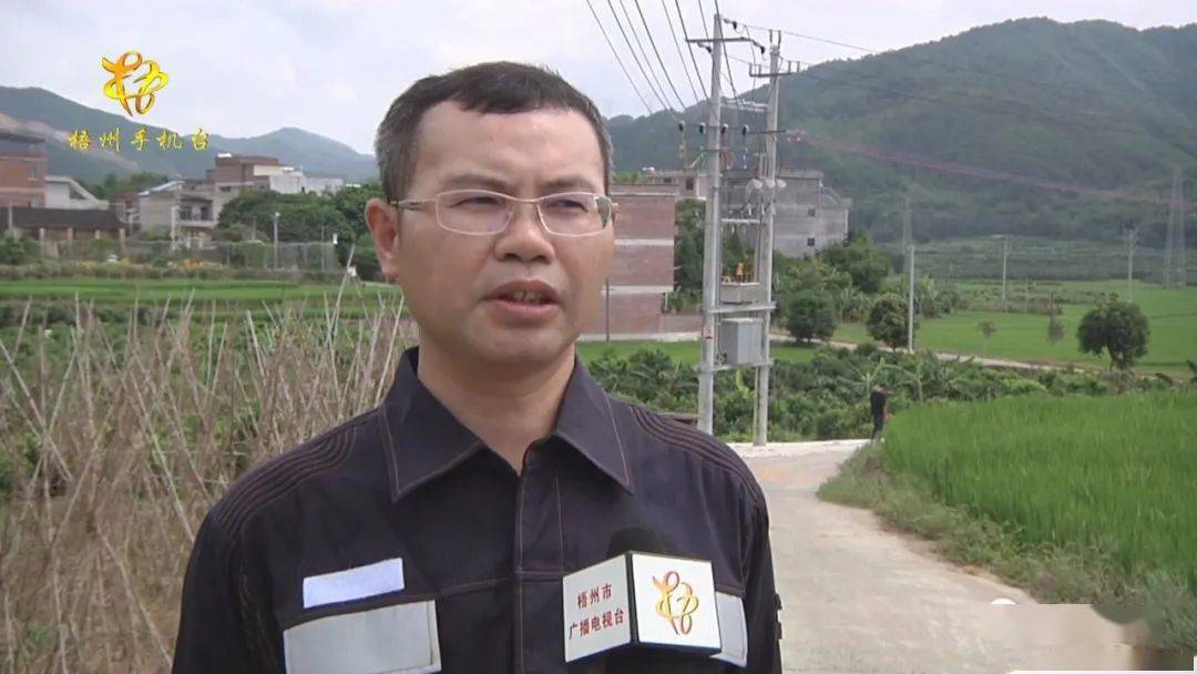 夏郢镇周睦村电力扶贫照亮脱贫路