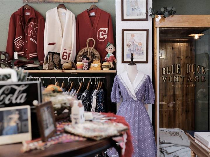 把"旧爱"穿成"新欢"——济南一家古着服装店的环保实践