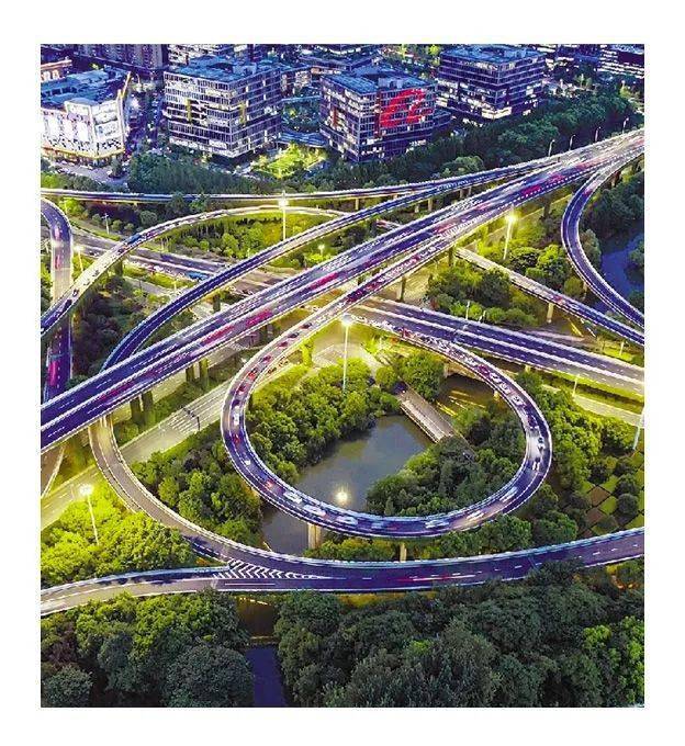 《傍晚的杭州中兴立交桥》 蔡庚松《杭州湾滩涂的傍晚》 孙华强来源