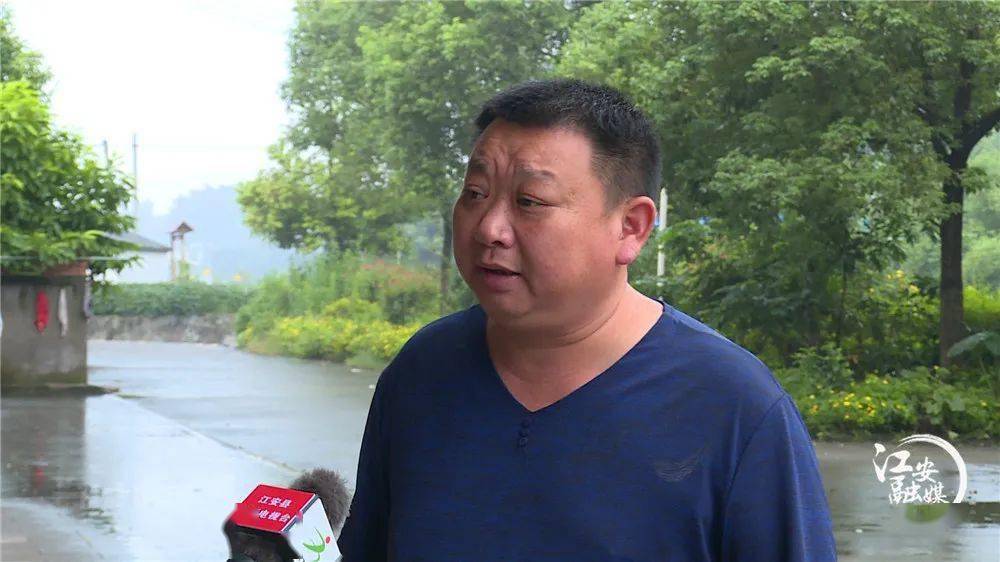 复兴村支部书记 罗小平:今年柑橘大观园园区内所有贫困户的土地都将