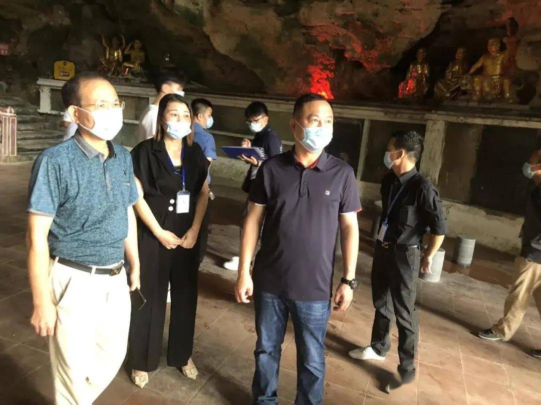 10月2日,阳春市委副书记,市长李宗瑞,市委常委,常务副市长黄华记,副