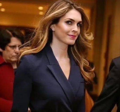 都说特朗普身边女助理貌美如花看看普京唯一的女保镖真正的金刚芭比