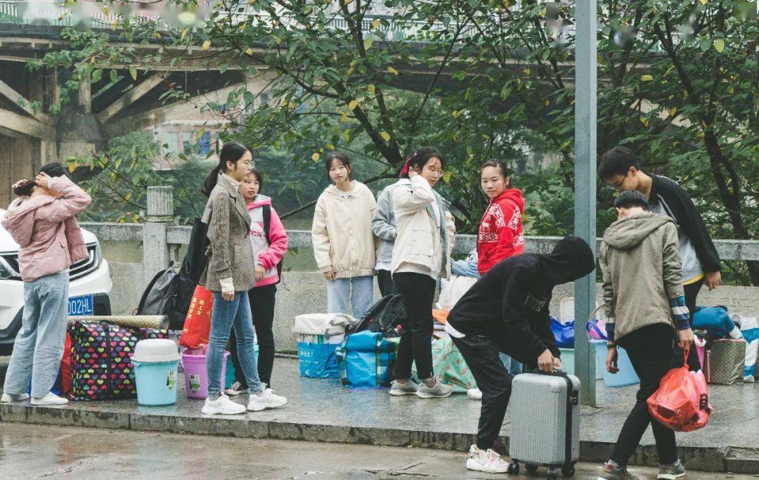 速来围观常宁二中高一年级全体师生喜迎新校区搬迁真羡慕这届学子