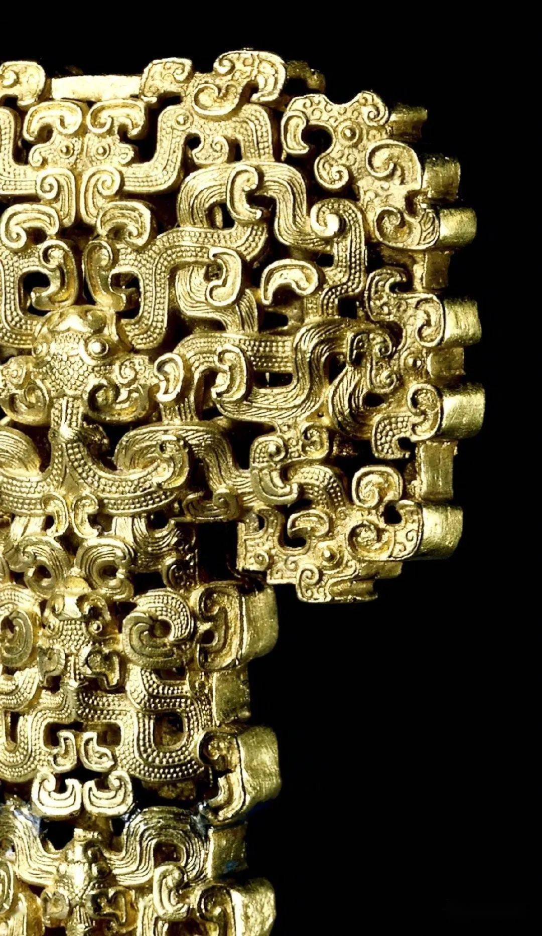 浑源出土的蟠螭纹黄金剑柄,有人识的吗?期待回归