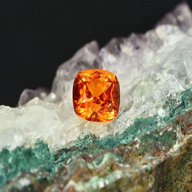 珠宝大课堂一夜成名的宠儿芬达石