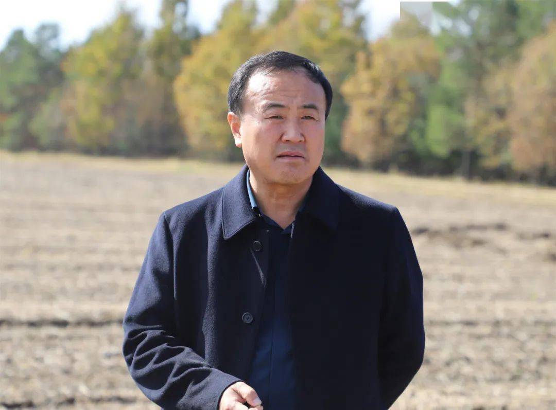 八五五农场有限公司党委书记董事长场长隋文成深入基层检查指导秋季