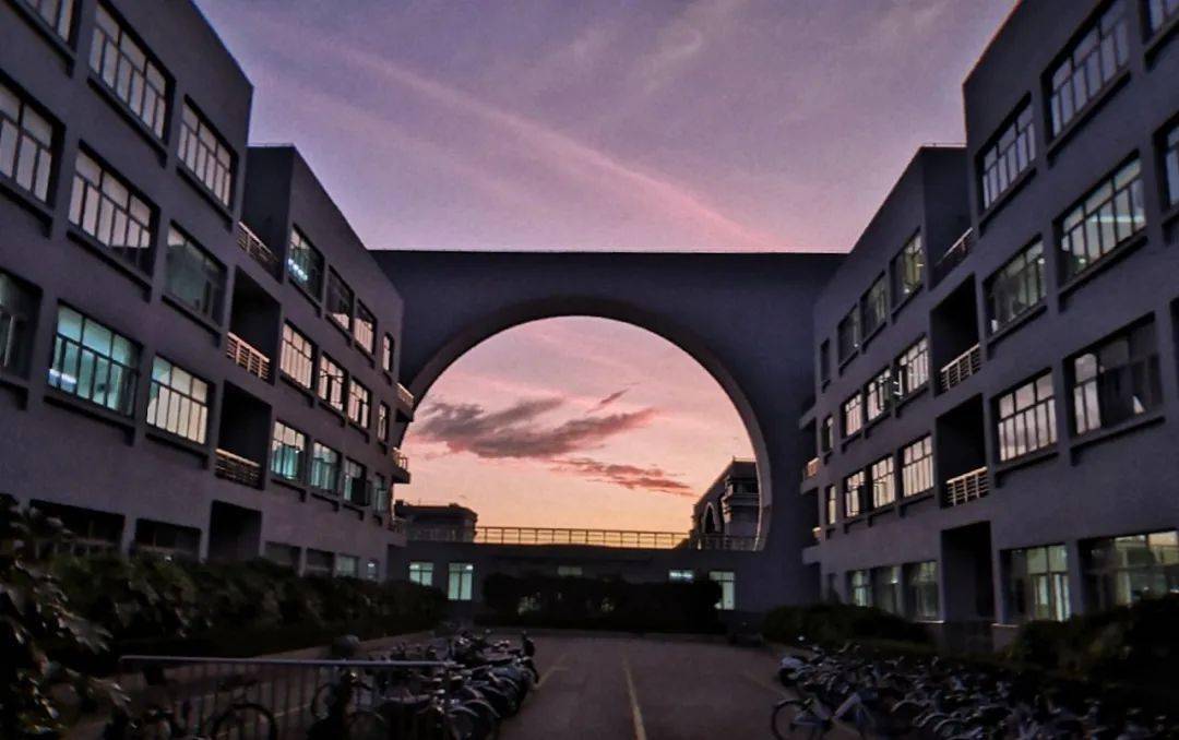 庆祖国诞辰迎贸大甲子系列活动之校庆掠影