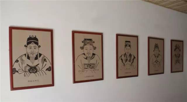 凤凰是畲族的图腾,是畲族祖先崇拜的另一种表现形式.