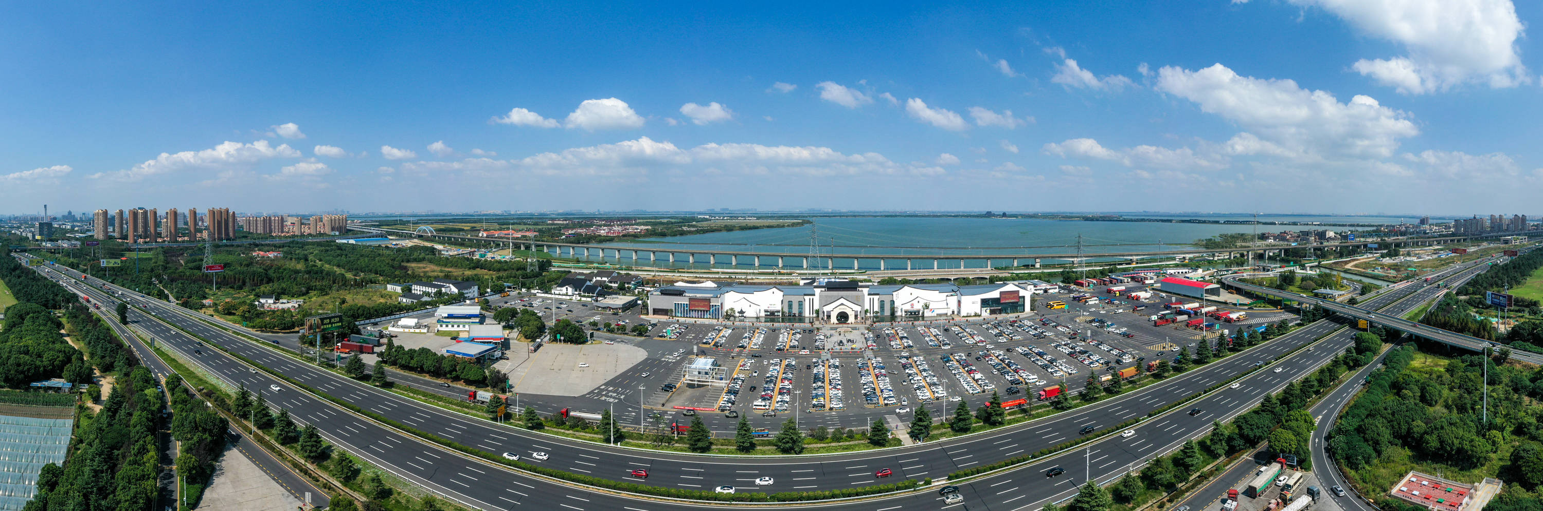 江苏阳澄湖高速服务区旅途新景点