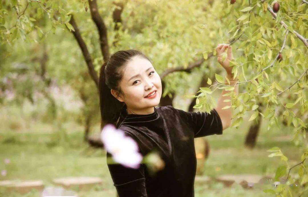 每天一歌霍慧琴走出山沟沟女声版