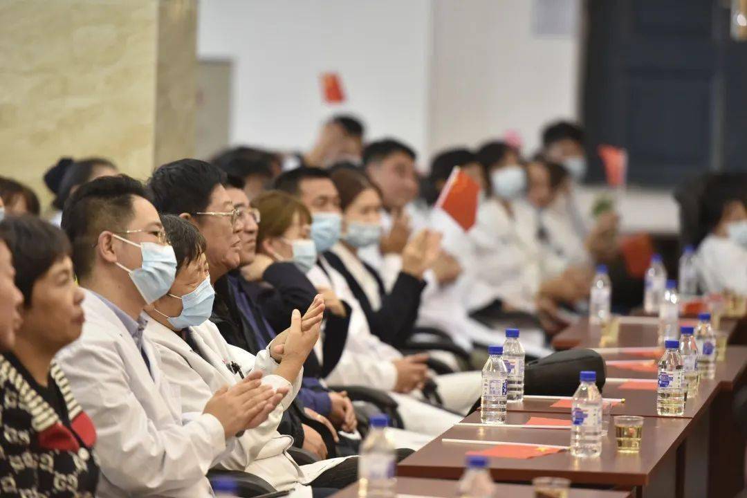 著名演员姜小东 九妹表演惟妙惟肖著名喜剧演员阿宝 毛毛把全场气氛