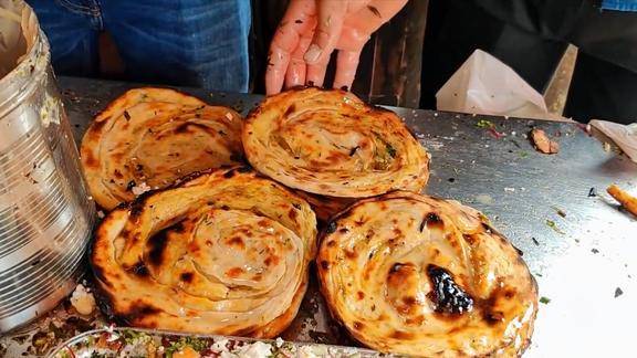 印度人表示印度版的烤馕不比我们的差一通操作就是有底气