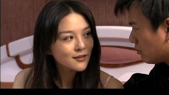 迷失的情感:女老板直接:为了钱喜欢我吧!小伙冷静!却理解错了