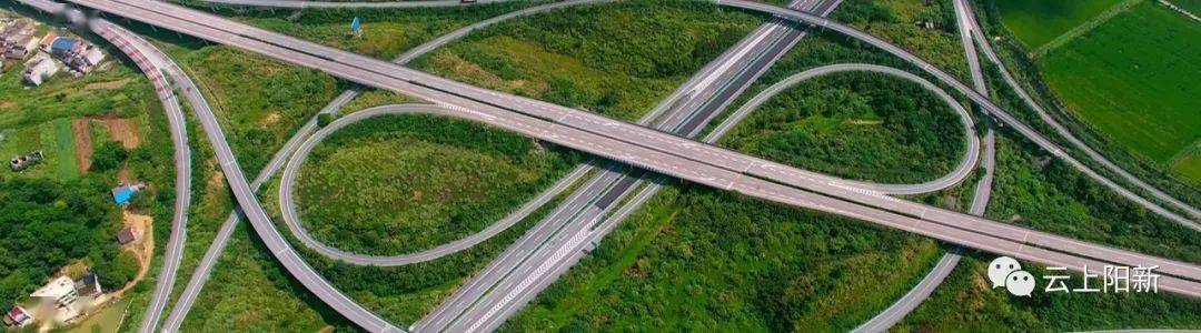 长江黄金水道过境50公里,106,316国道横贯东西,武九铁路纵穿南北,大广